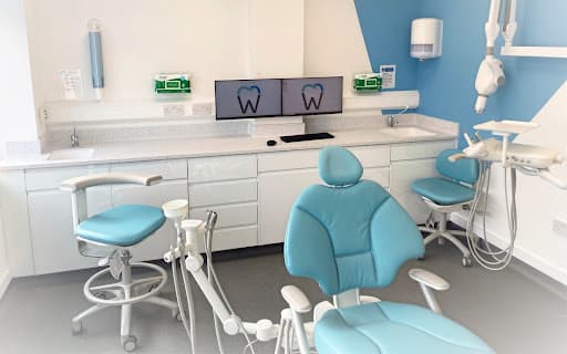 Wilpshire Dental Clinic logo