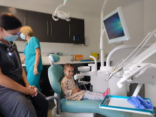 Eynsham Dental Care logo