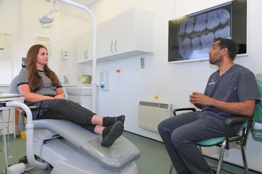 Amit The Dentist logo