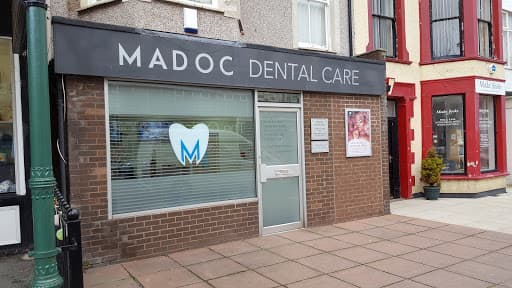 Madoc Dental Care logo