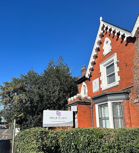 The Smile Clinic logo