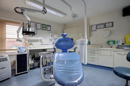 Lavant Dental logo