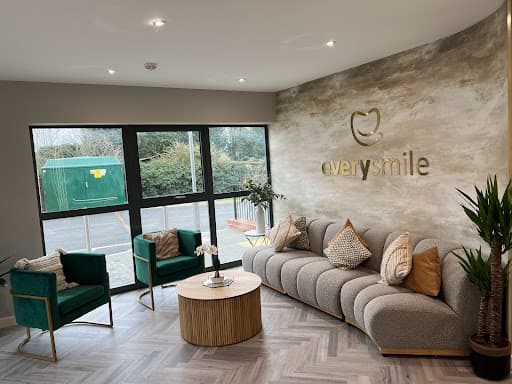 EverySmile Dental Clinic | Cosmetic Dentist In Leicester I Invisalign I Sedation logo