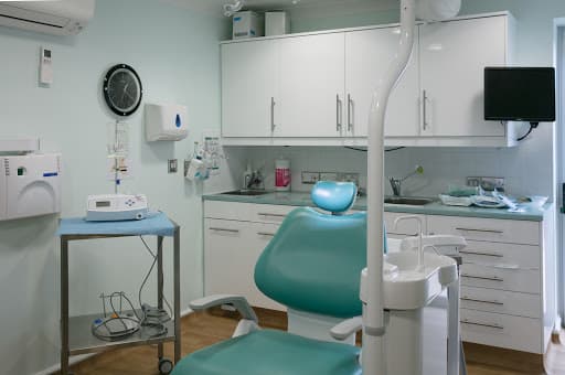 Solent House Dental Centre logo