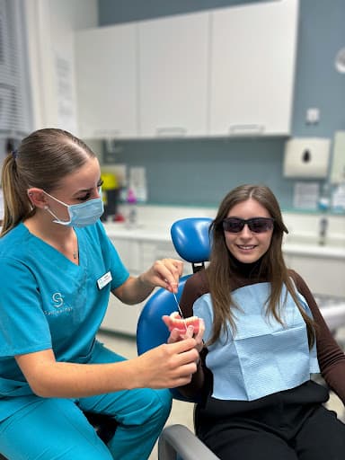 Smileology Specialist Dental & Endo-Implant Centre, Sevenoaks logo