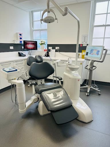 Portman Smile Clinic - Sevenoaks logo